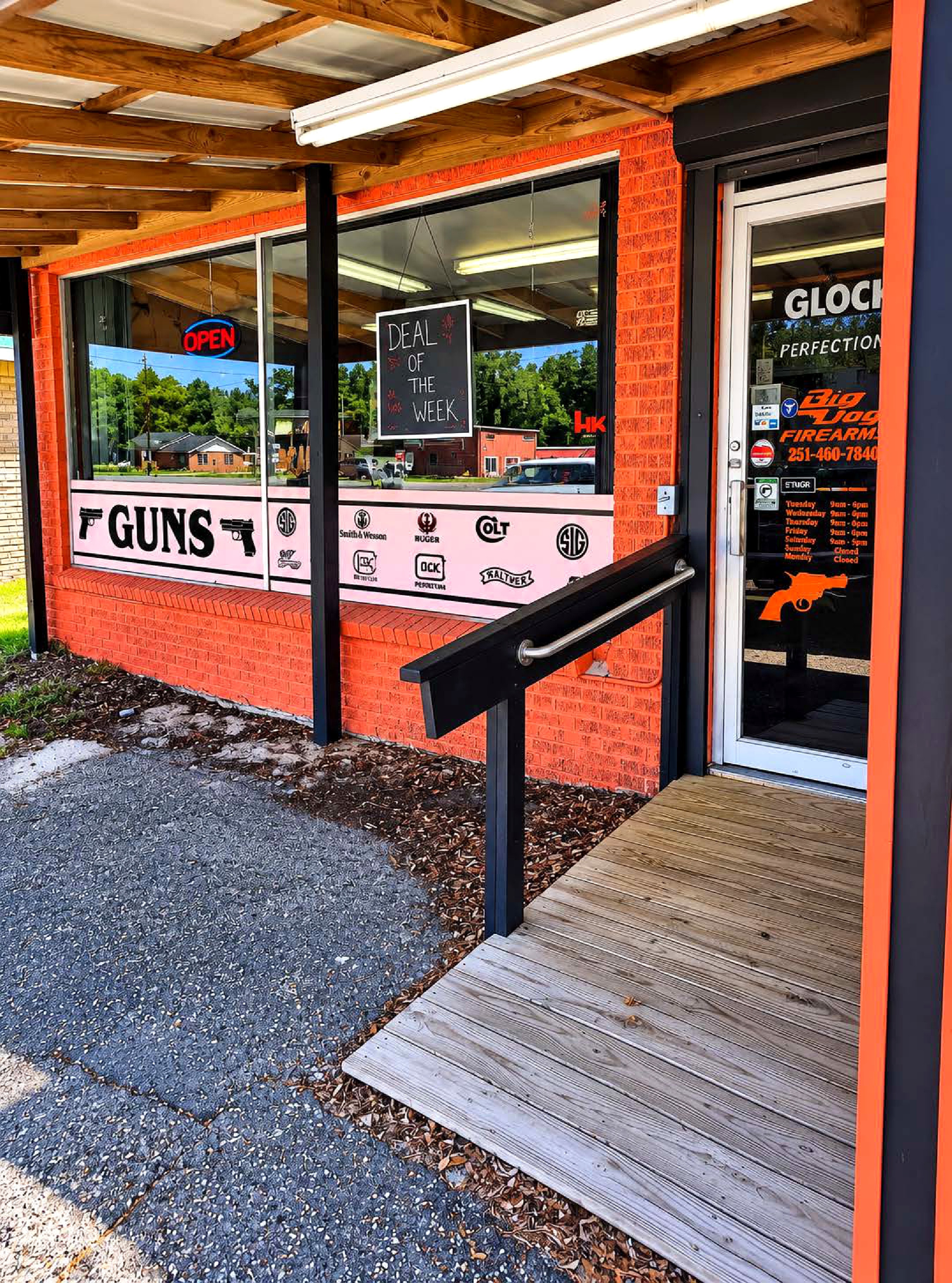 Store Entrance & Signage